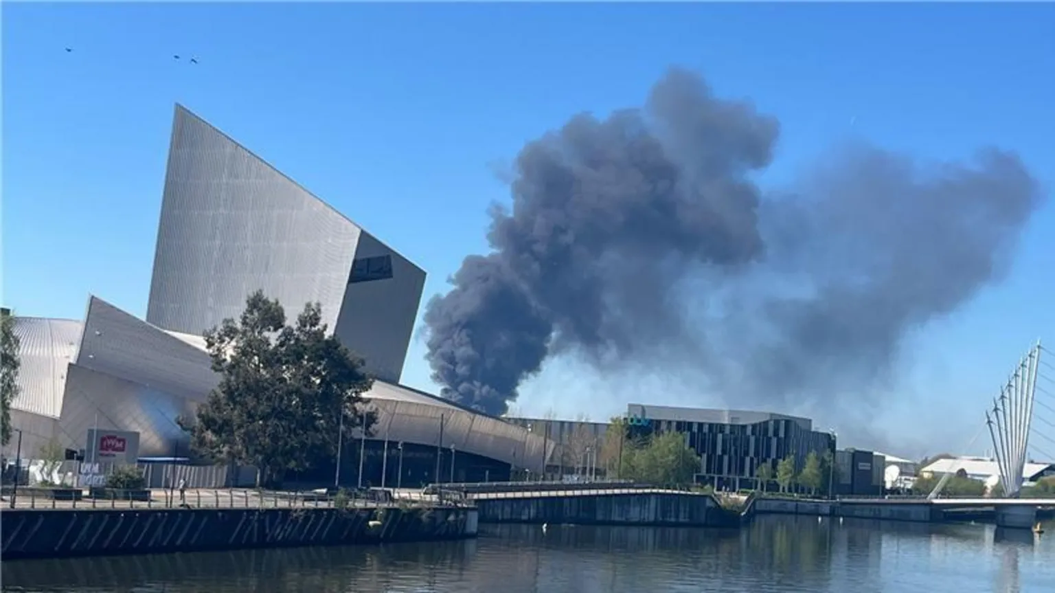 Large fire over Aldi
