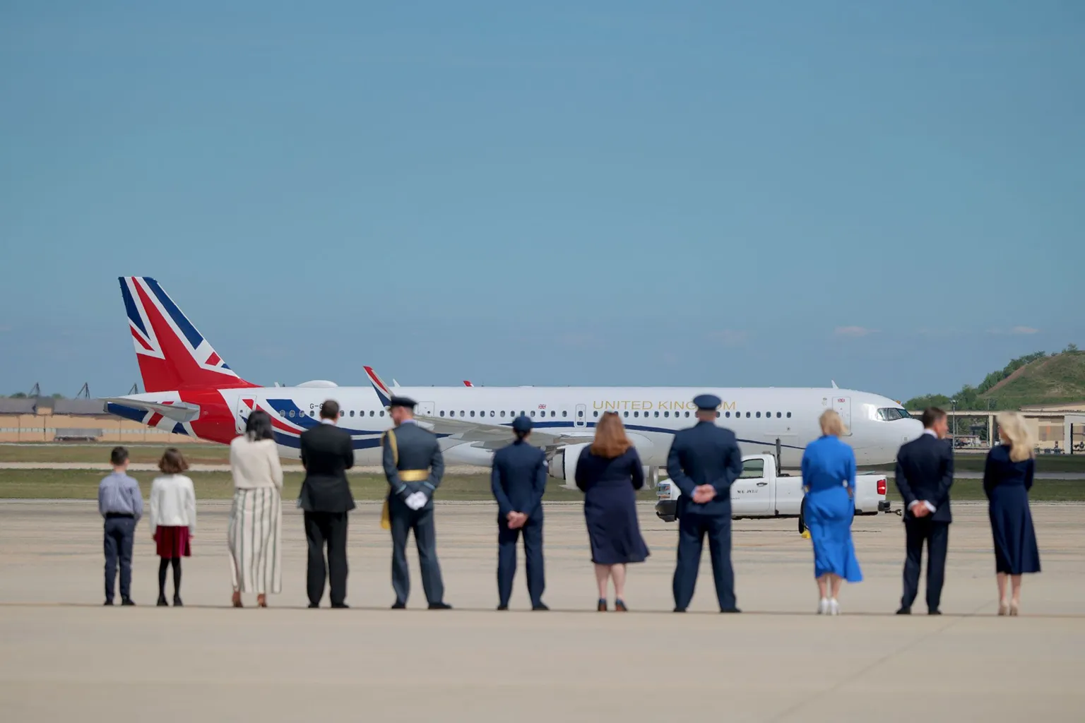  A plane carrying King Charles III and Queen Camila lands on day one of their State Visit to the United States, on April 27, 2026 at Joint Base Andrews, Maryland.