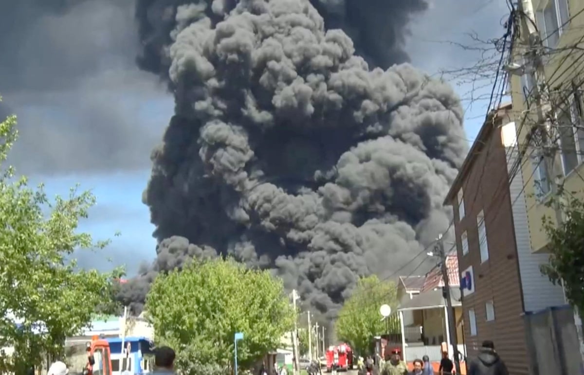 Smoke filling the sky in Tuapse after drone strikes on an oil refinery.
