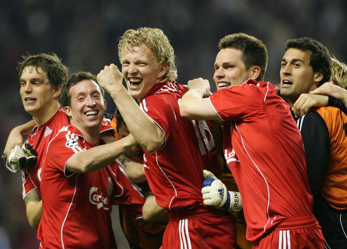 Dirk Kuyt celebrates his decisive penalty in the semi-final against Chelsea in May 2007