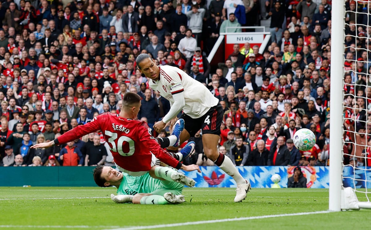 Benjamin Sesko scores a second for United.