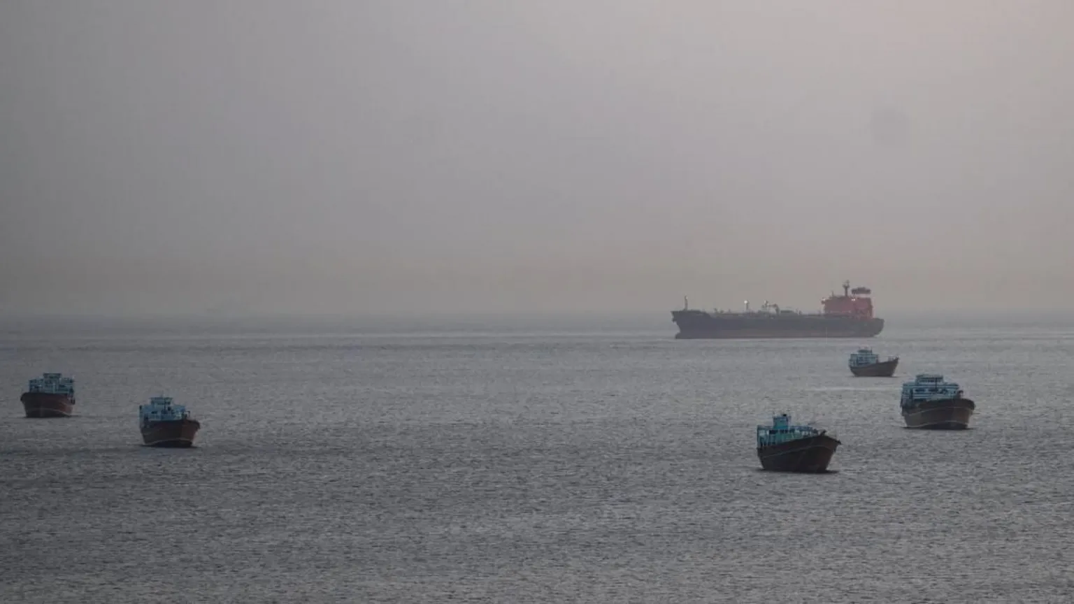  Vessels in the Strait of Hormuz. Photo: 1 May 2026