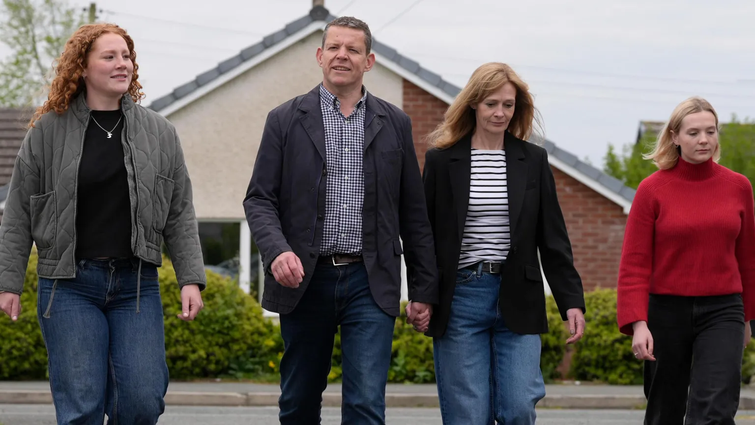  Rhun ap Iorwerth with an older woman and two younger women
