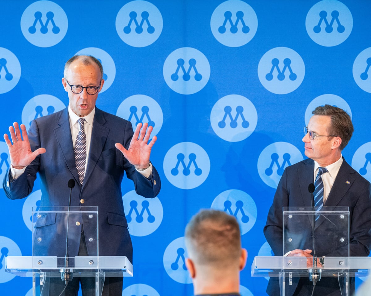 Friedrich Merz (L) with Sweden's Prime Minister Ulf Kristersson.