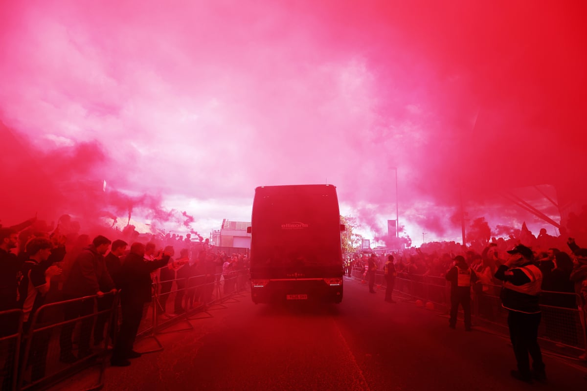 The Southampton bus arrives.