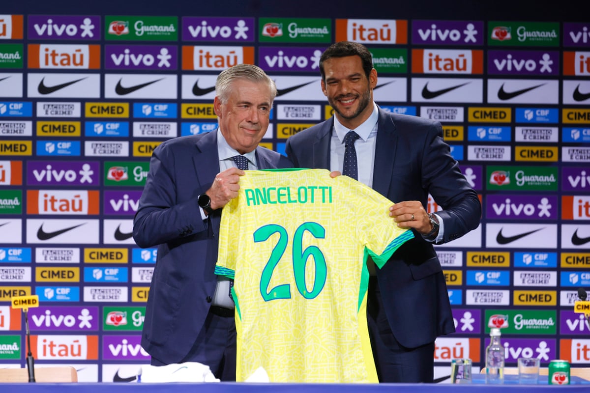 Carlo Ancelotti (L) is presented as the new Brazilian national team coach by the president of the Brazilian Football Confederation, Samir Xaud, in 2025