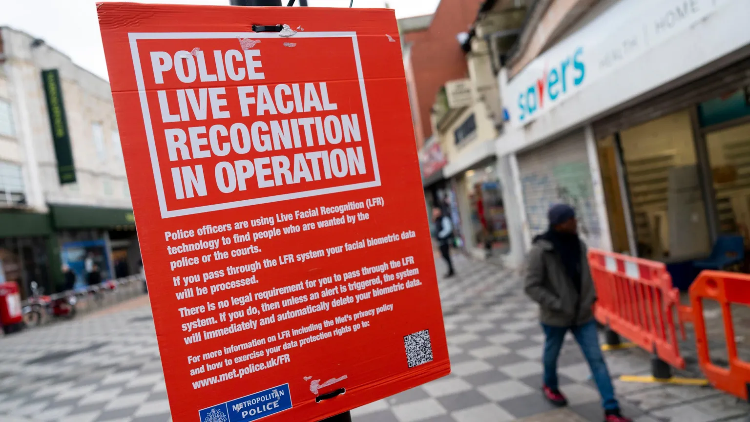 A Metropolitan Police sign explaining the use of live facial recognition technology in Croydon.