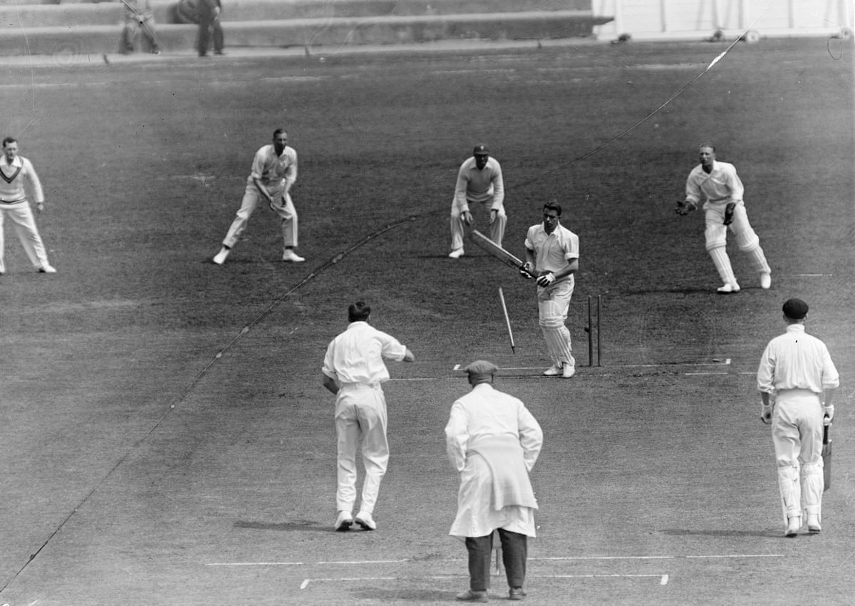 Essex take on the New Zealanders at Leyton in May 1927