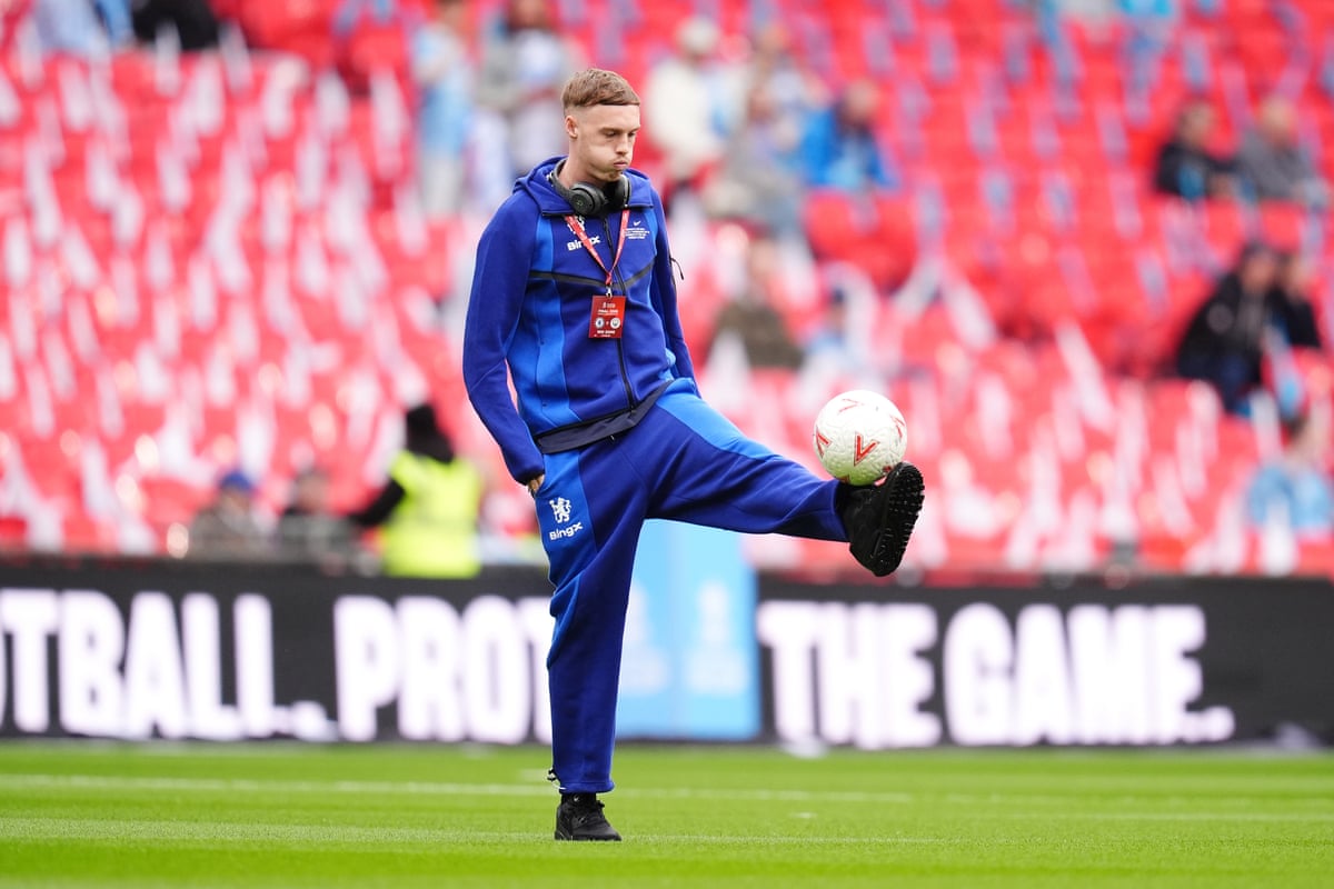 Cole Palmer on the Wembley pitch before the FA Cup final