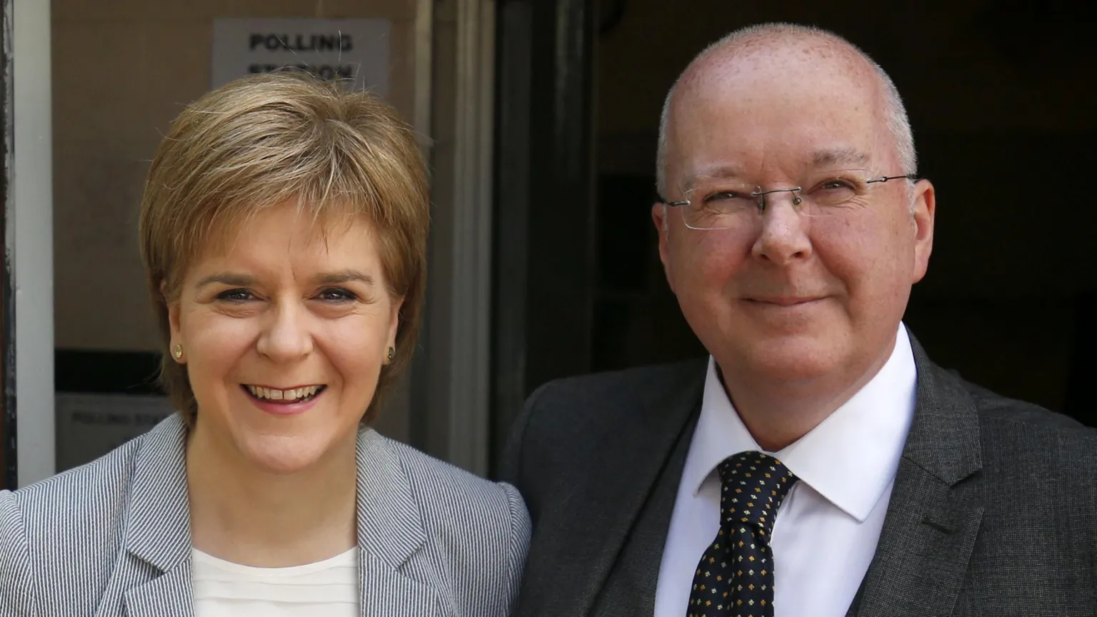 Nicola Sturgeon and Peter Murrell smiling in June 2016