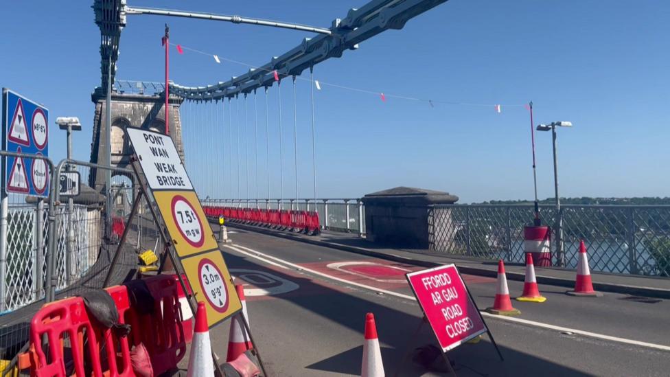 Pont y Borth ar gau