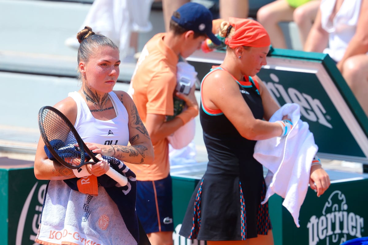 Oleksandra Oliynykova and Diana Shnaider