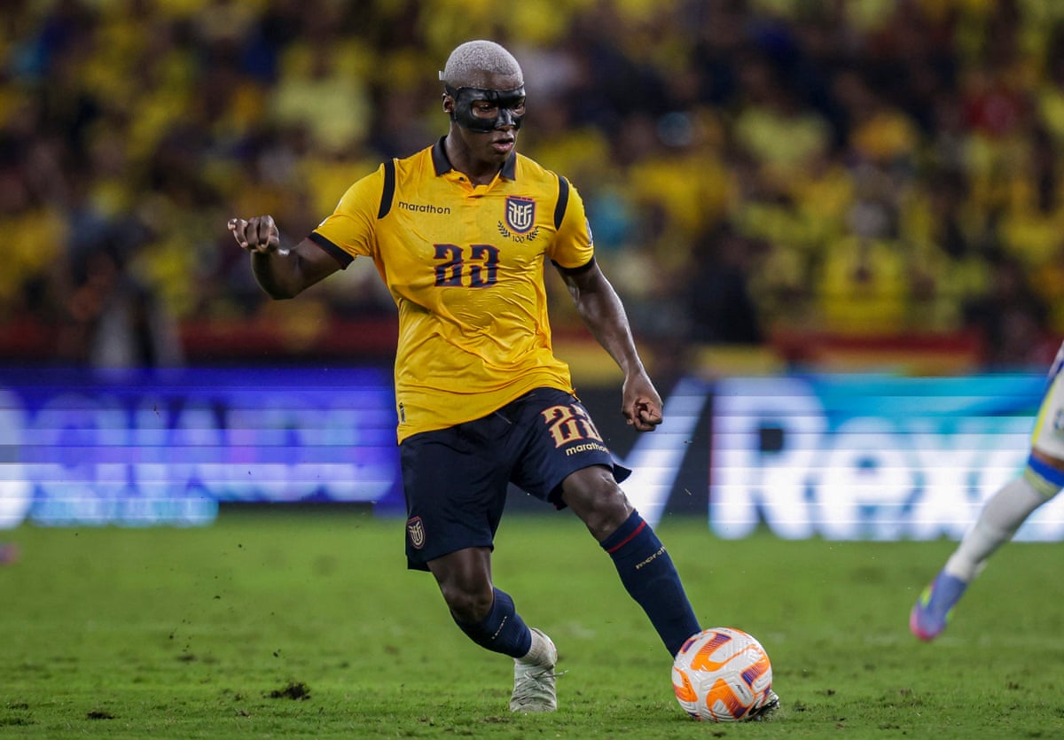 Moisés Caicedo of Ecuador against Brazil
