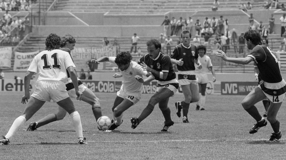 Scotland battled to a 0-0 draw with 10-man Uruguay in 1986
