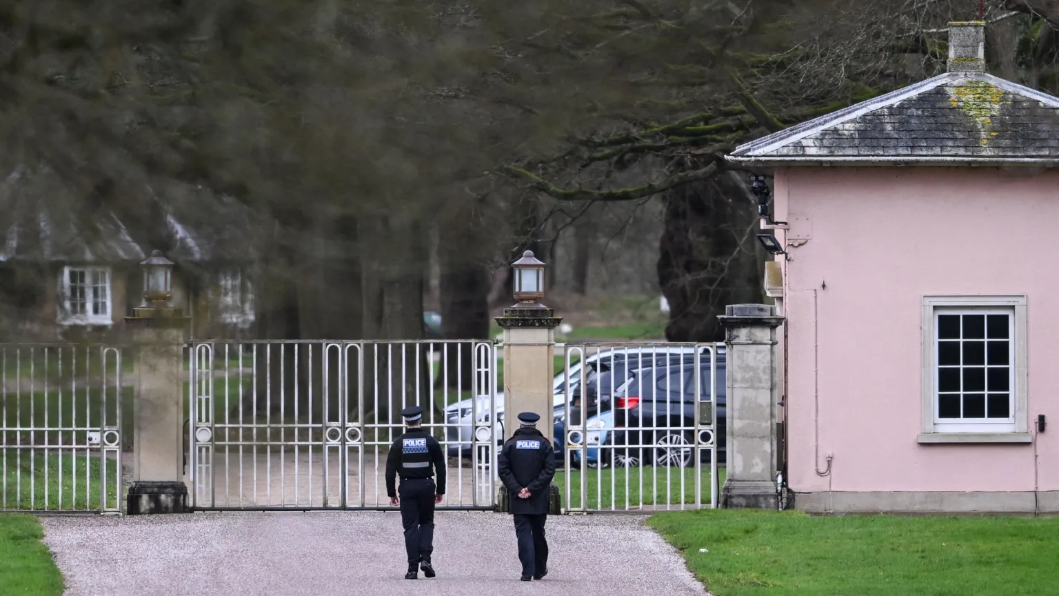  Gates of Royal Lodge