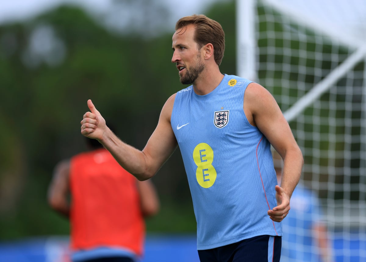 Harry Kane trains ahead of the World Cup