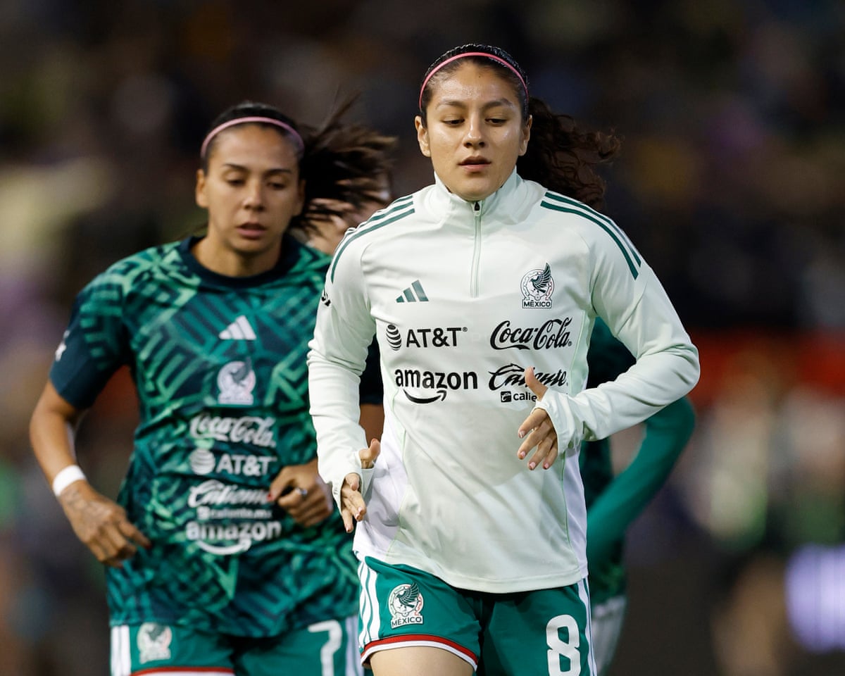 Alexia Delgado of Mexico warms up ahead of the women’s international friendly against the Matildas