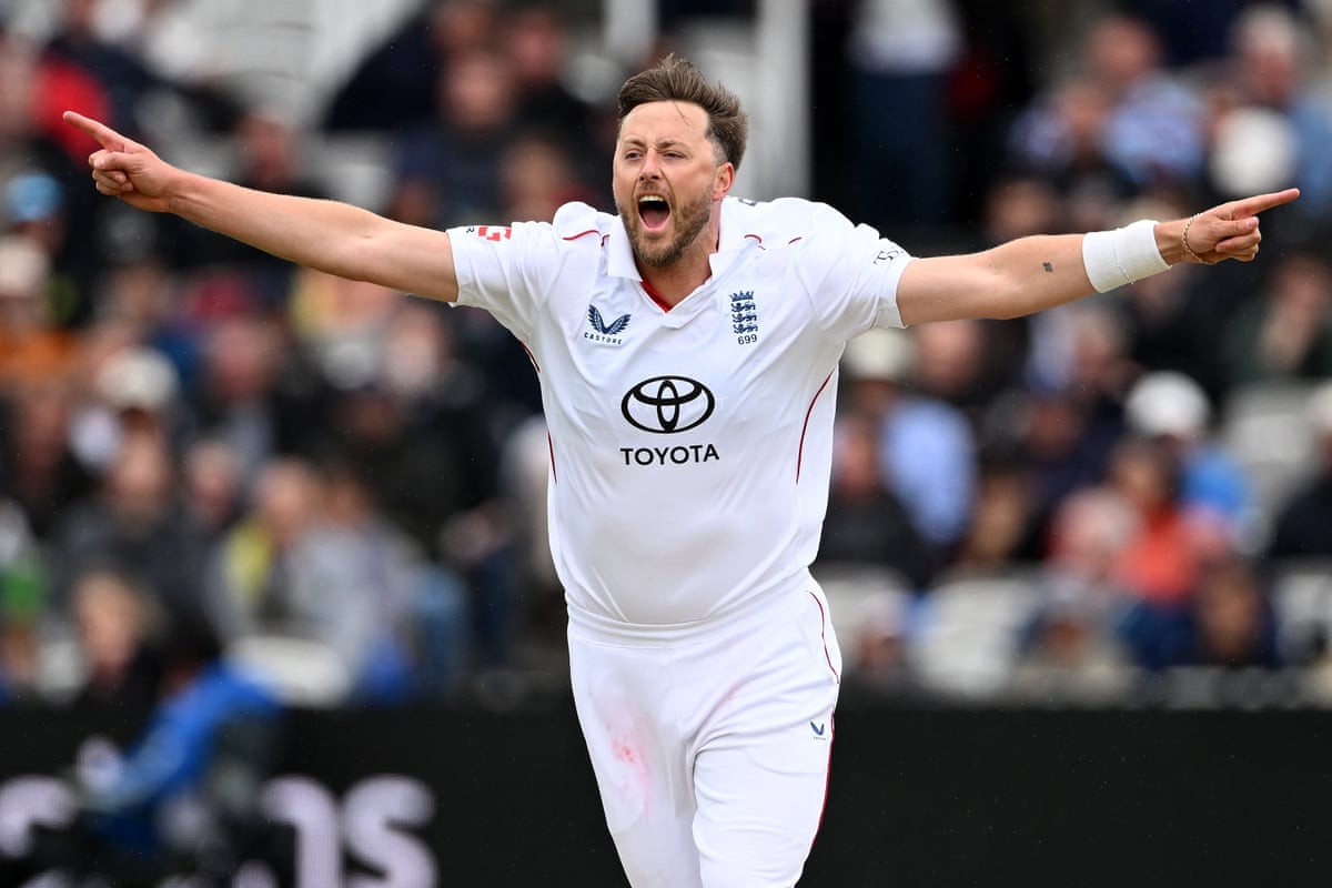 Ollie Robinson of England celebrates dismissing Rachin Ravindra of New Zealand during the 1st Rothesay Test Match between England and New Zealand at Lord’s Cricket Ground on June 06,