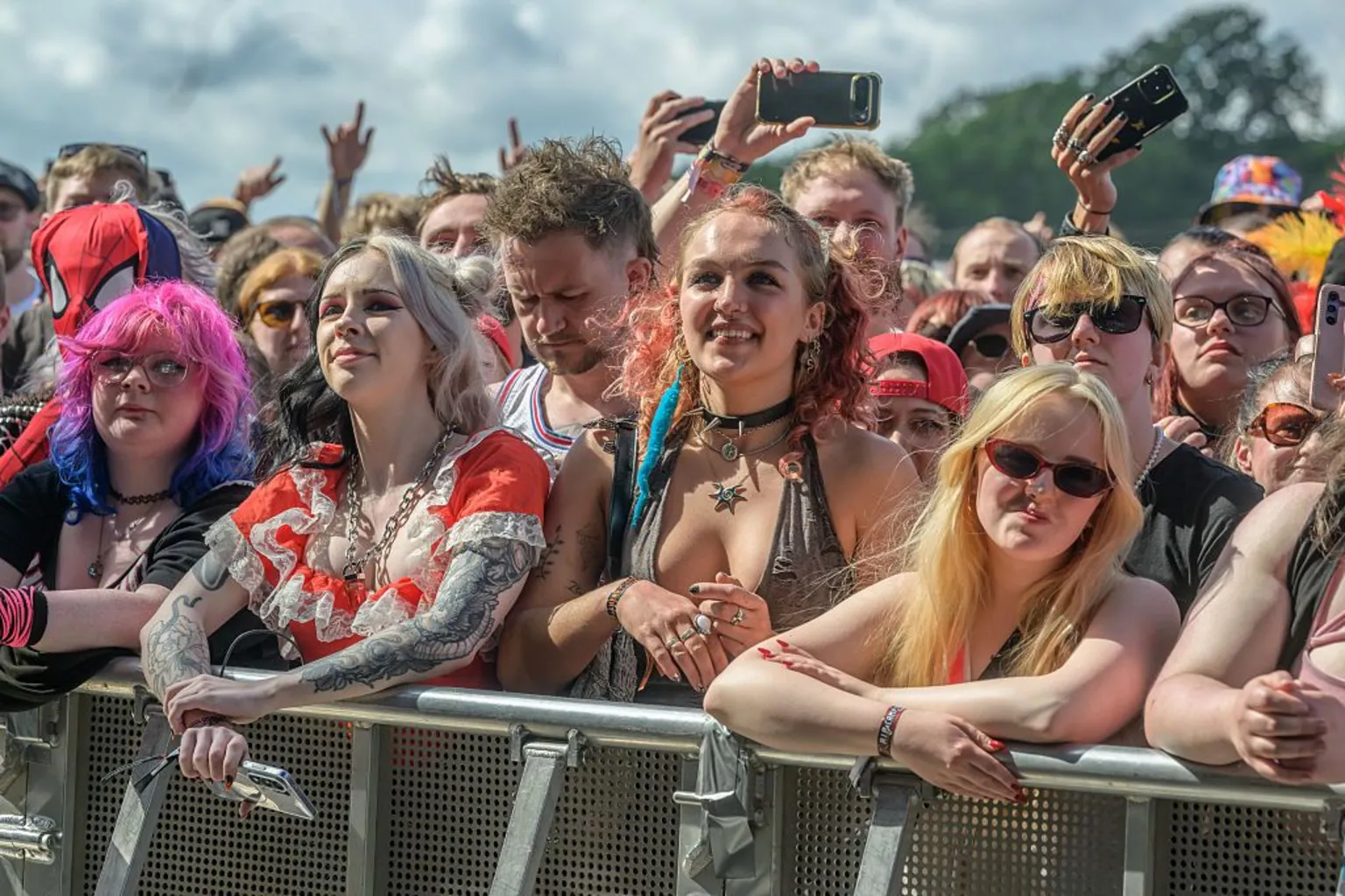  Fans at the barriers watching on