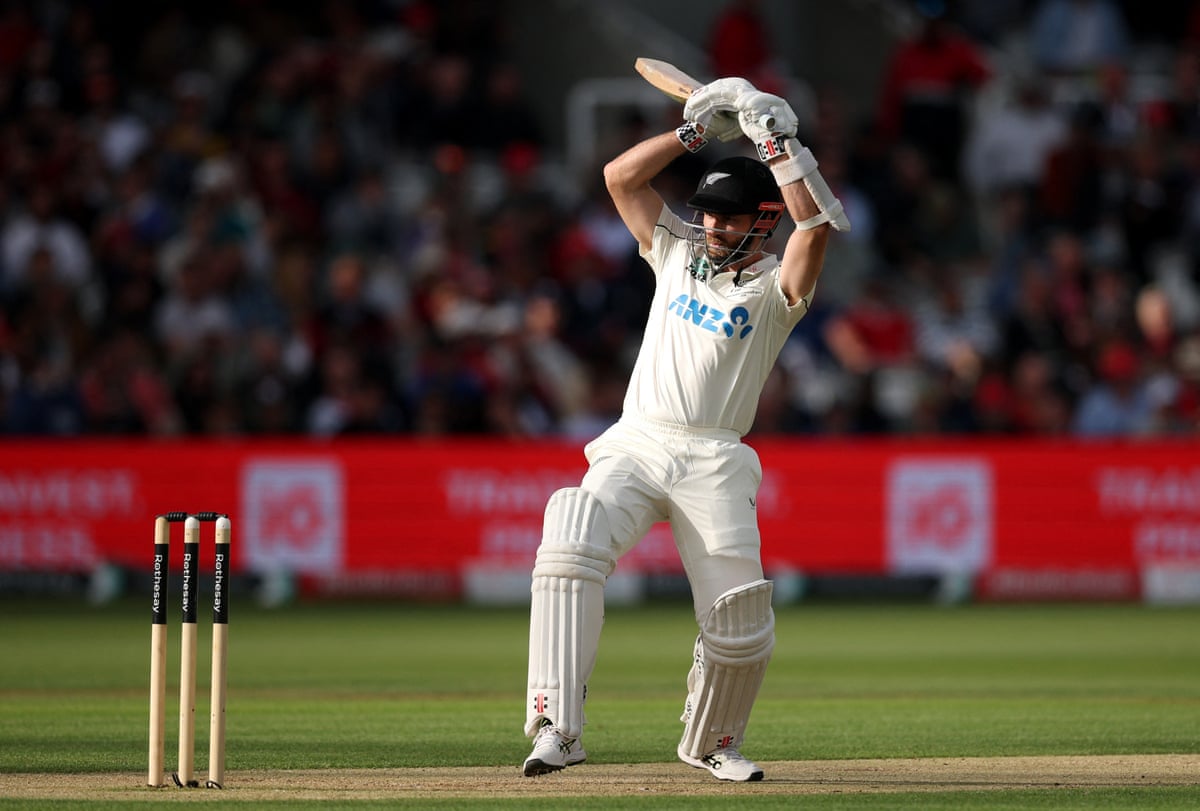 Kane Williamson bats.
