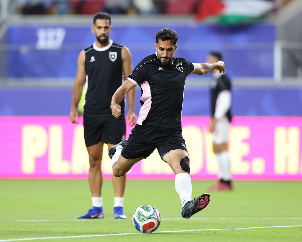 Musa Al-Taamari warms up for Jordan