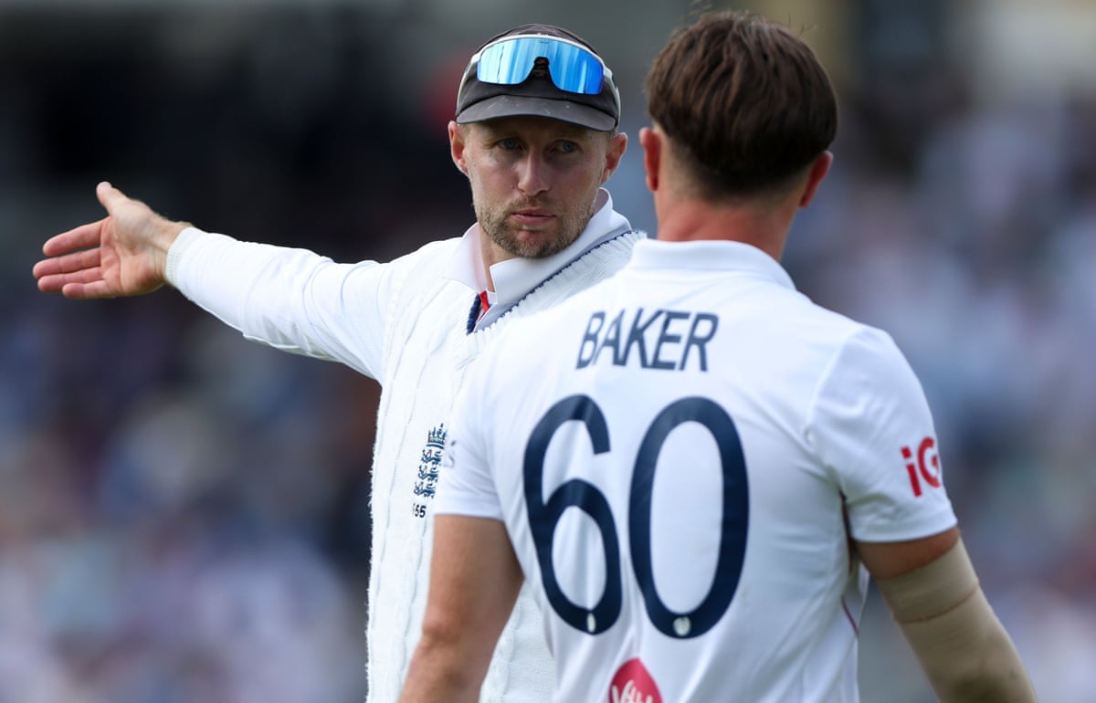 Joe Root (left) gives instructions to Sonny Baker during the second Test between England and New Zealand.