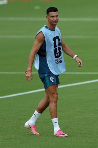 Cristiano Ronaldo training with Portugal