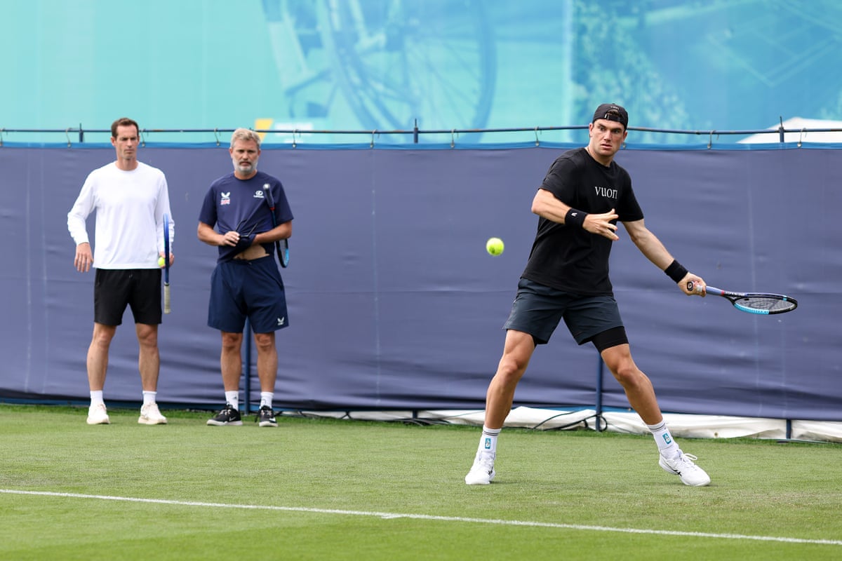 Jack Draper goes to work under the watchful eye of Andy Murray at Eastbourne