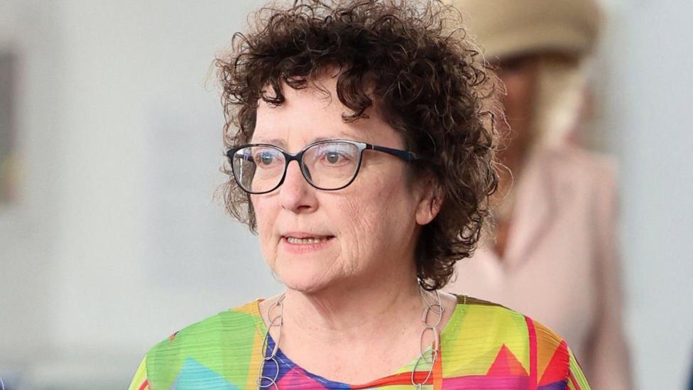 Elin Jones yn 2024