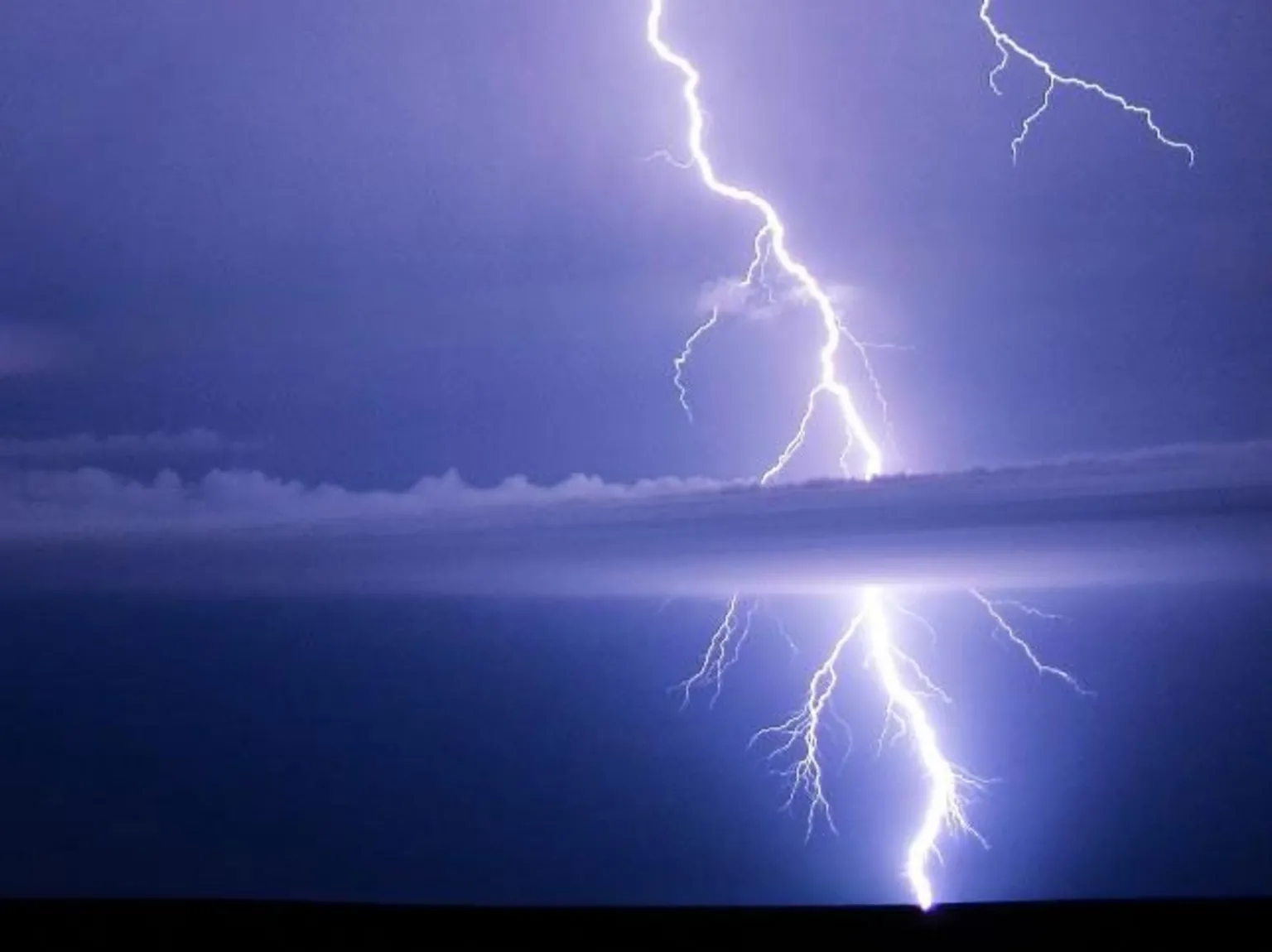 Gardener Patrick / Weather Watchers Lightning lights up the night sky in Brasted, Kent
