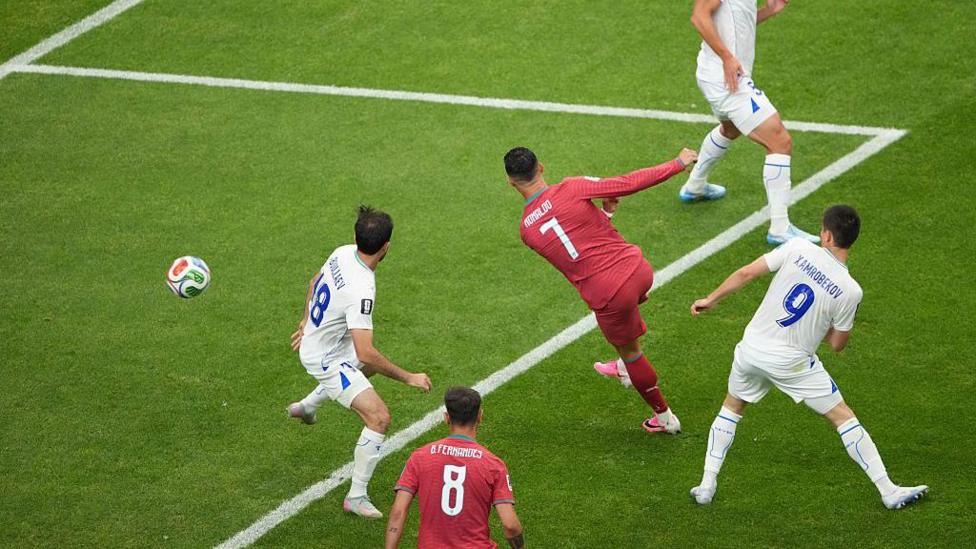 Cristiano Ronaldo scores for Portugal