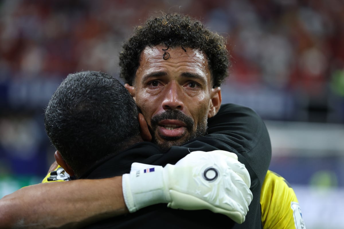 The goalie who broke the internet … Vozinha at Spain v Cape Verde.