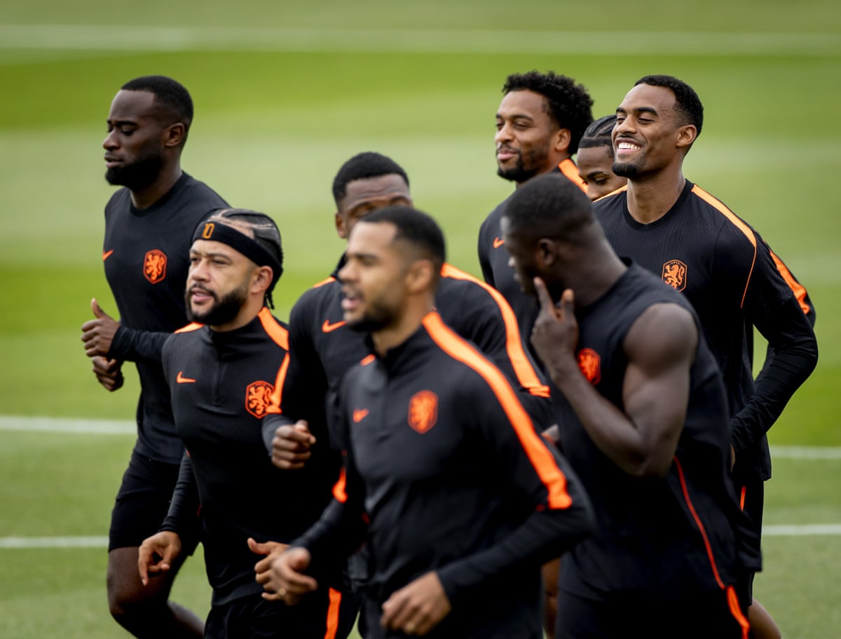 Lutsharel Geertruida, Memphis Depay, Quinten Timber and Ryan Gravenberch of the Netherlands during a training session of the Dutch national team in Kansas City