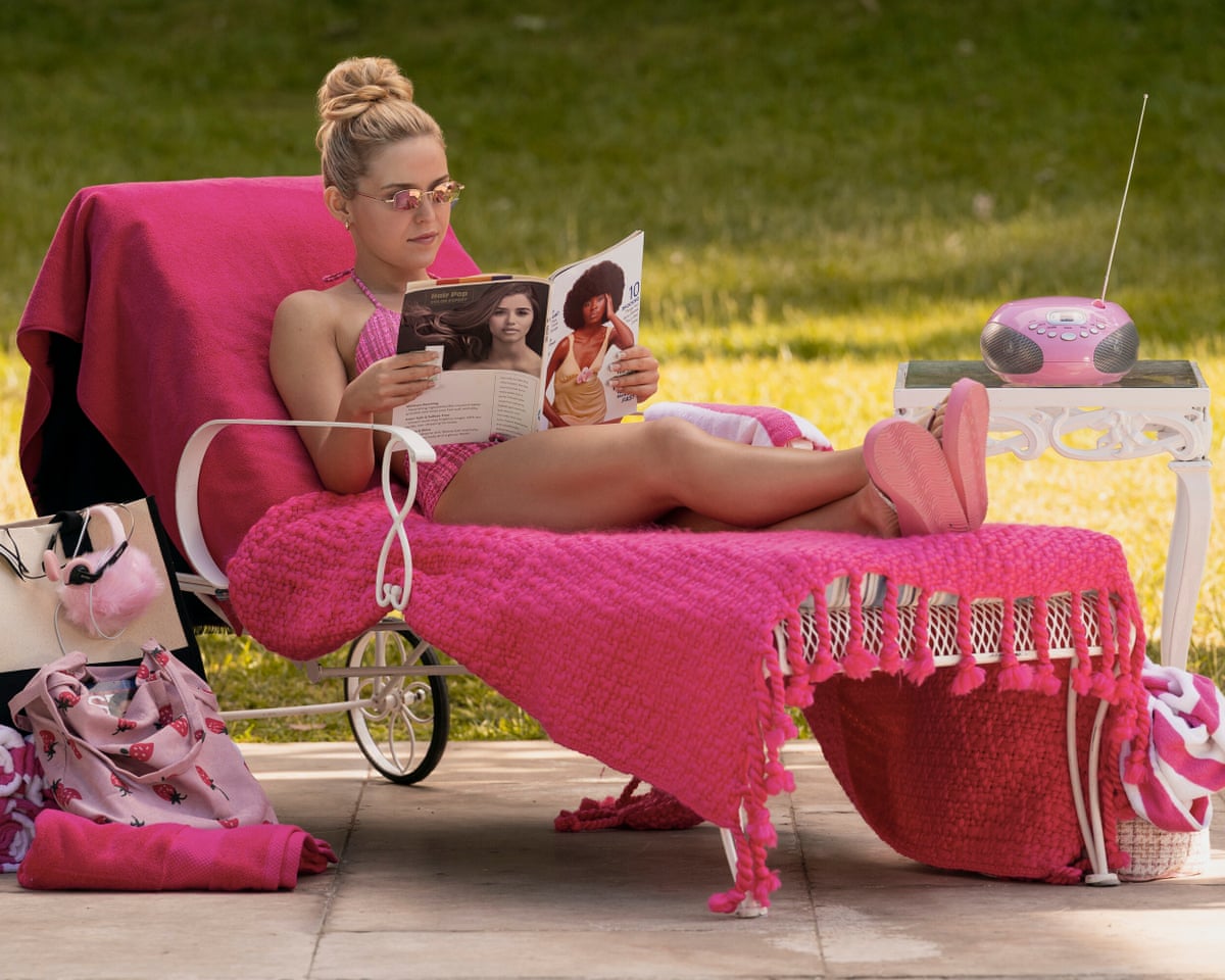 Lexi Minetree stars as Elle Woods in Elle.