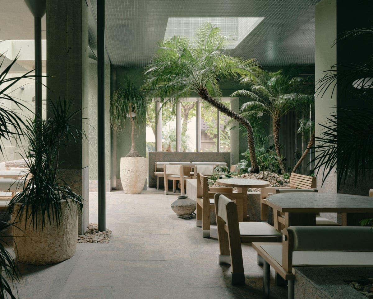 Golden Avenue by J.AR Office