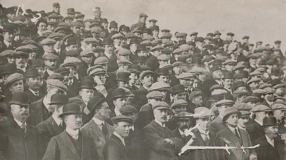 Cymru v Barabariaid 1911