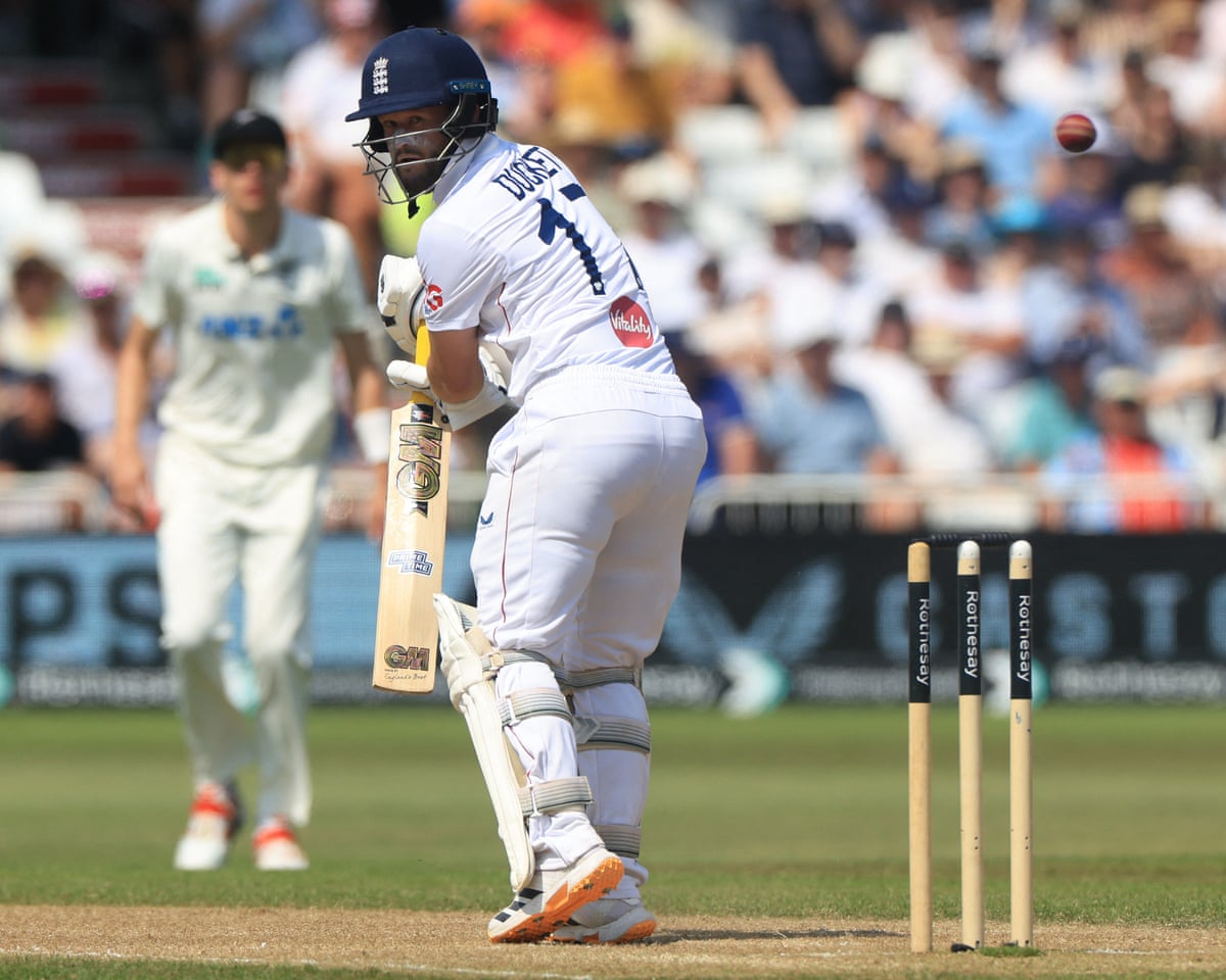 Ben Duckett, the left-handed England better, looks behind him after edging a ball from the New Zealand bowler Nathan Smith towards the slips, where Henry Nicholls dropped the chance.