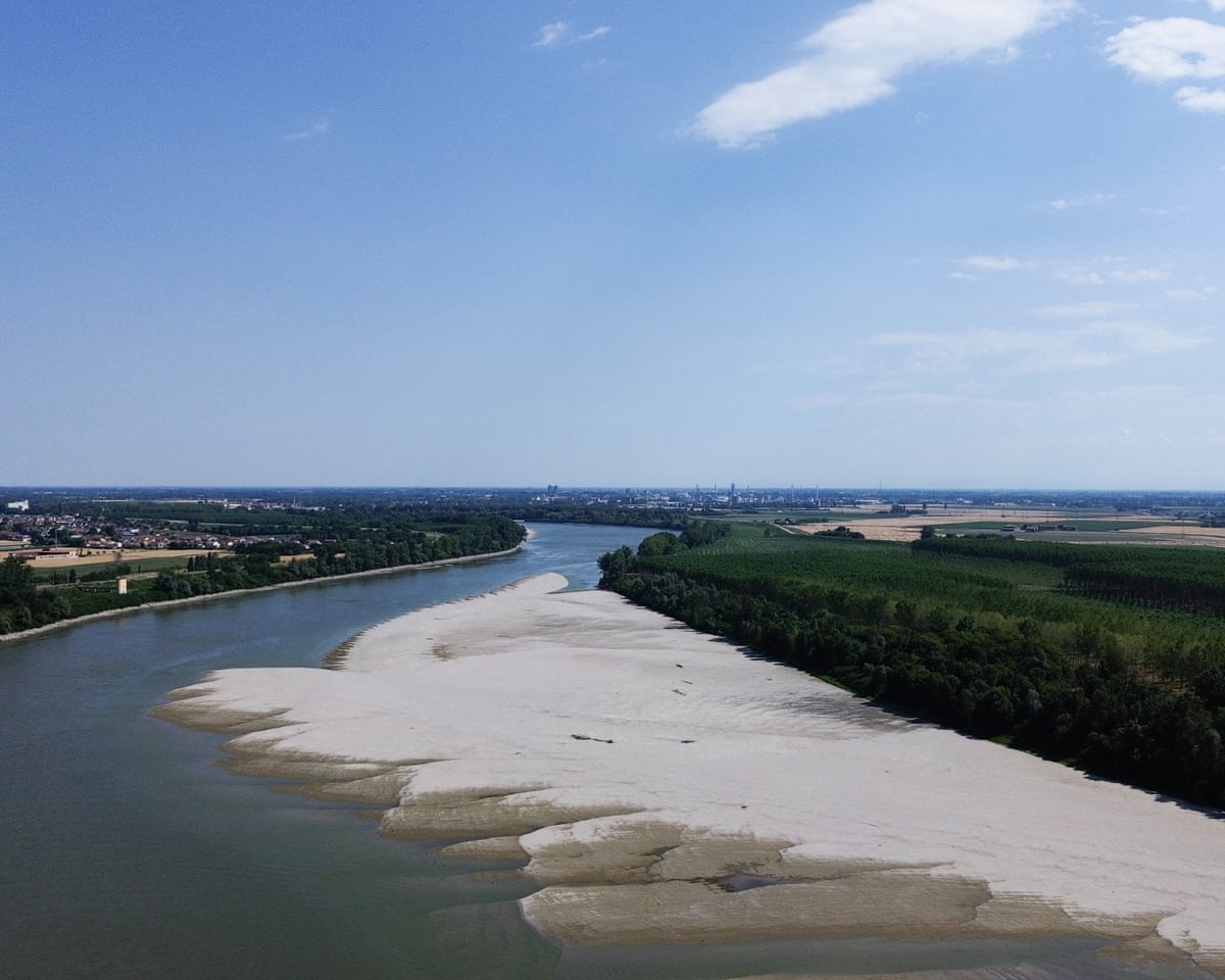 A sandbar on the Po River at Pontelagoscuro, northeastern Italy.
