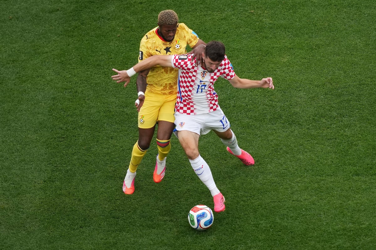 Kwasi Sibo battles with Croatia's Petar Sucic.