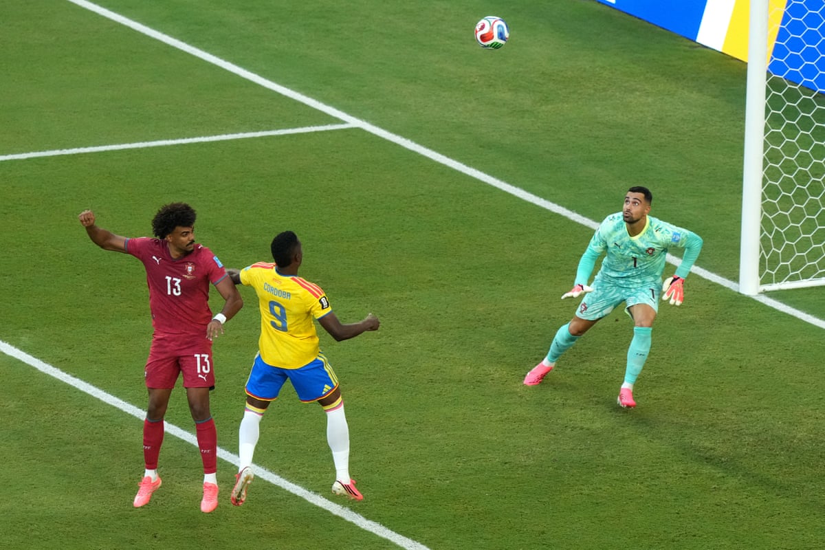 Jhon Cordoba has an early effort for Colombia.