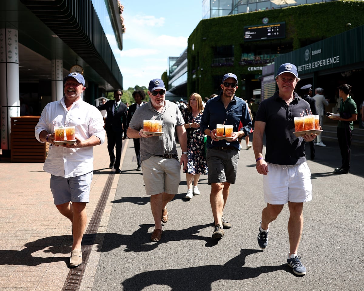 Thirsty tennis fans stock up on Pimm’s at Wimbledon