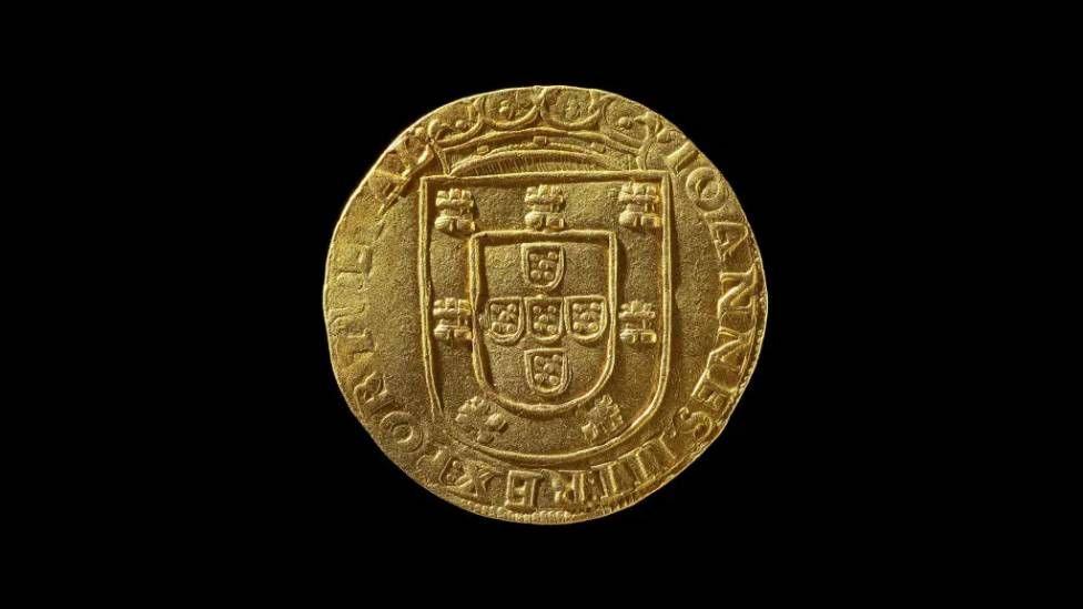 An image of a gold coin