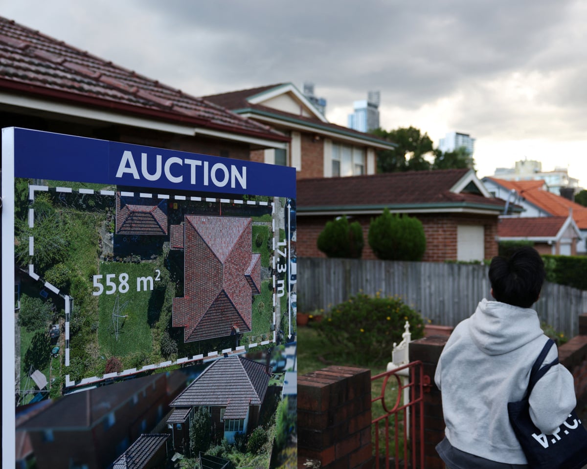 Hundreds of homes across the country were withdrawn from auction, the majority in Sydney and Melbourne