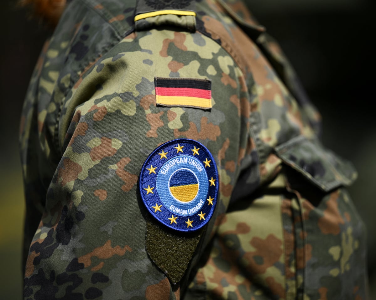 A sleeve bearing the German flag and the symbol of the EU.