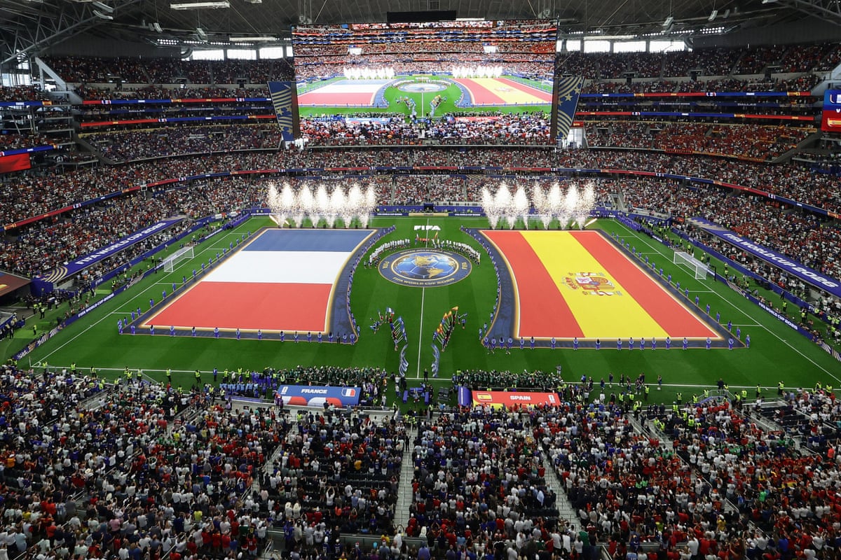 France and Spain prepare for kick-off.