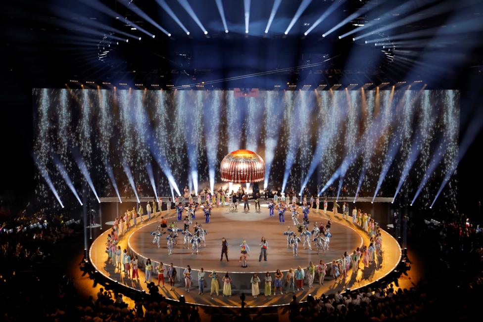 A giant teacake was used in one of the closing performances