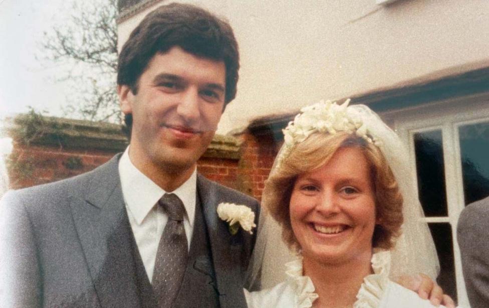 A photo of Miranda and Simon Allard on their wedding day