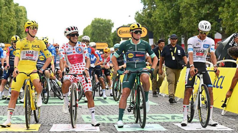 Tadej Pogacar, Richard Carapaz, Mads Pedersen and Isaac del Toro line up before the stage