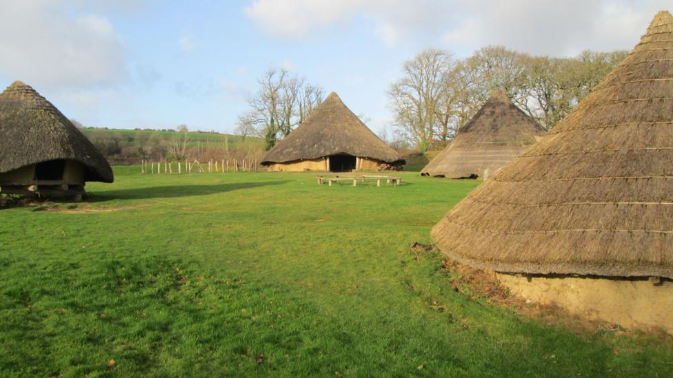 Pentref Oes Haearn Castell Henllys