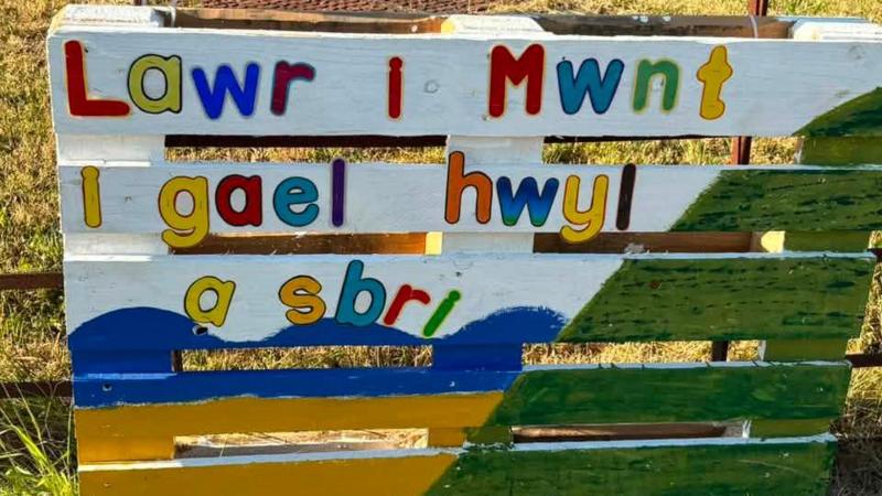 Teyrngedau Ail Symudiad